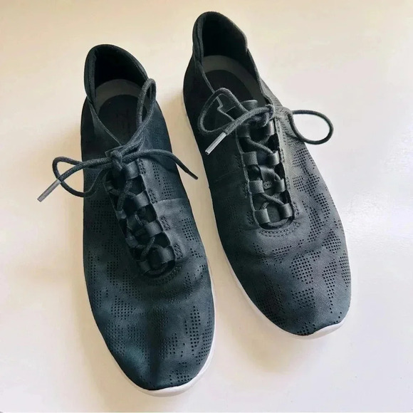 Cole Haan Women’s Zerogrand Perforated Trainer - Picture 6 of 10